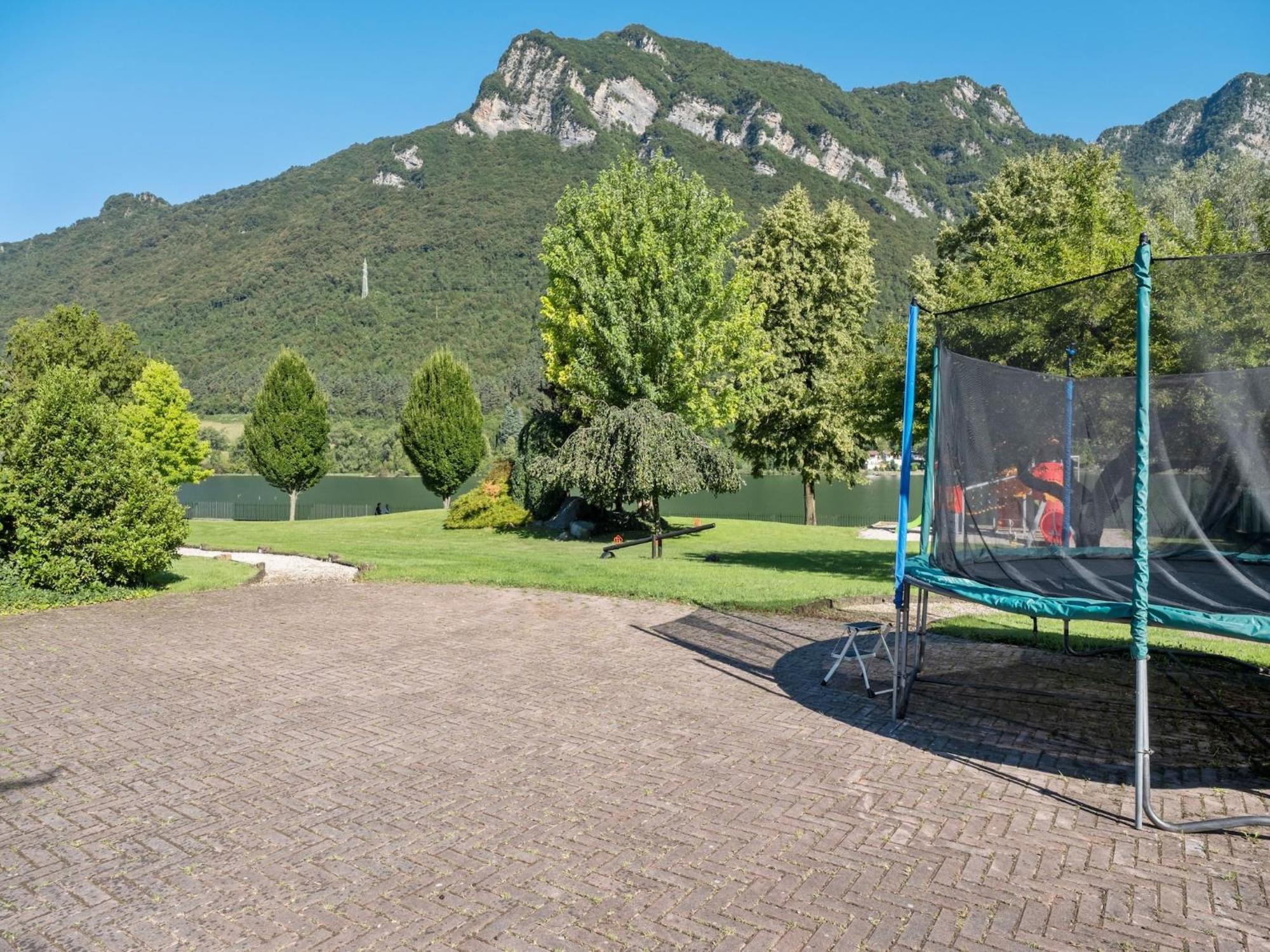 Spacious Apartment In Idro With Shared Pool Crone Buitenkant foto