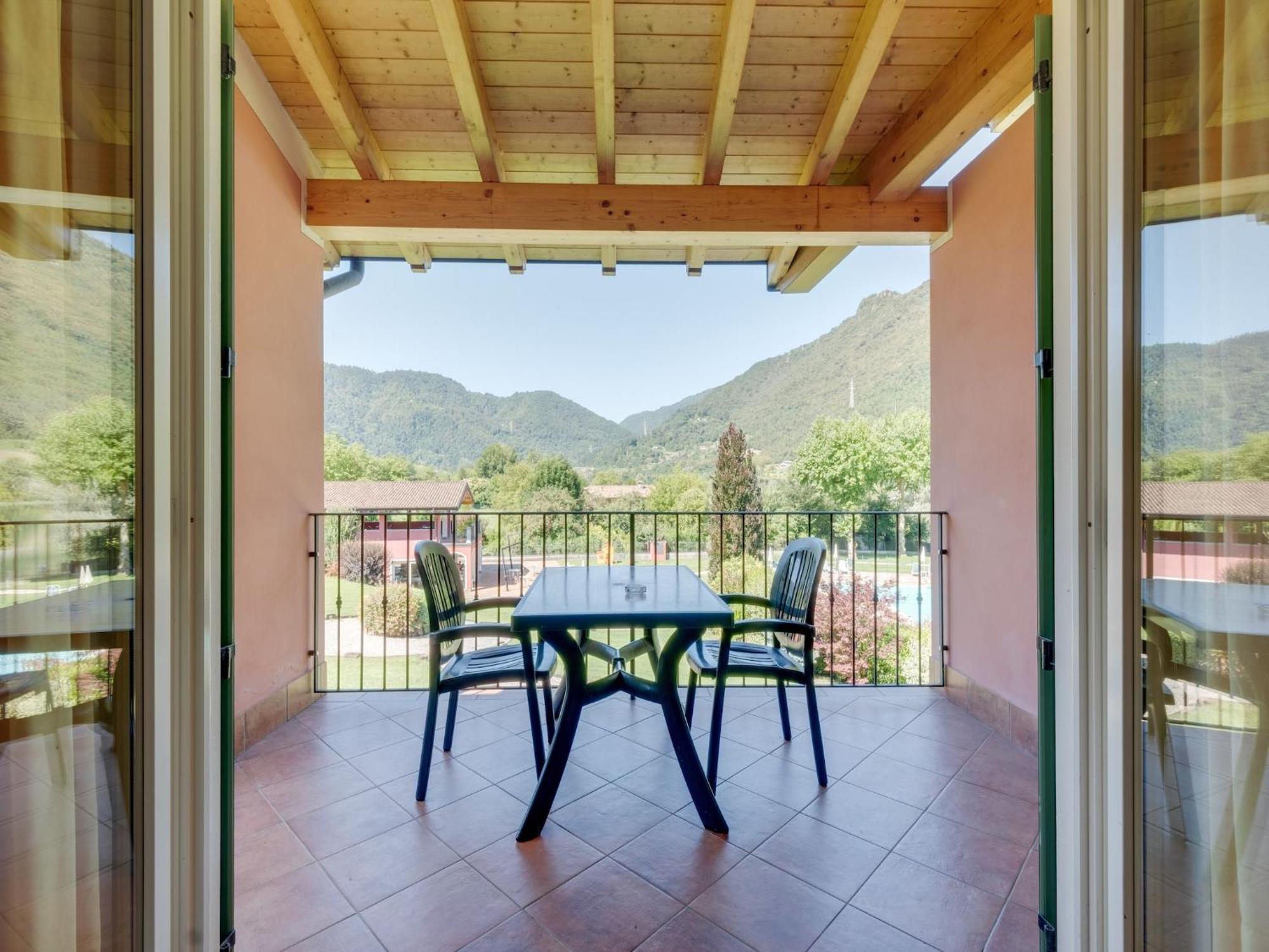 Spacious Apartment In Idro With Shared Pool Crone Buitenkant foto