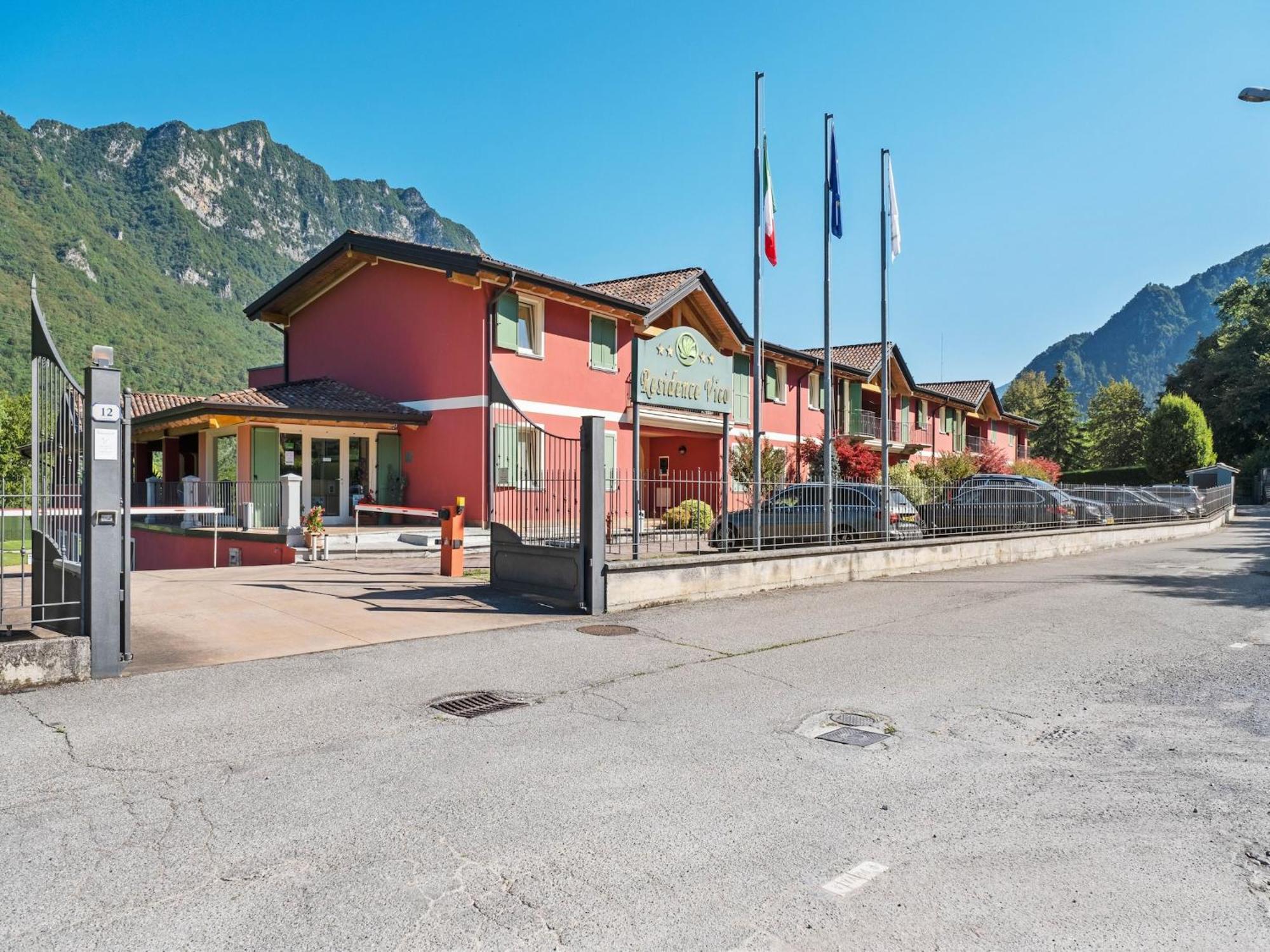 Spacious Apartment In Idro With Shared Pool Crone Buitenkant foto