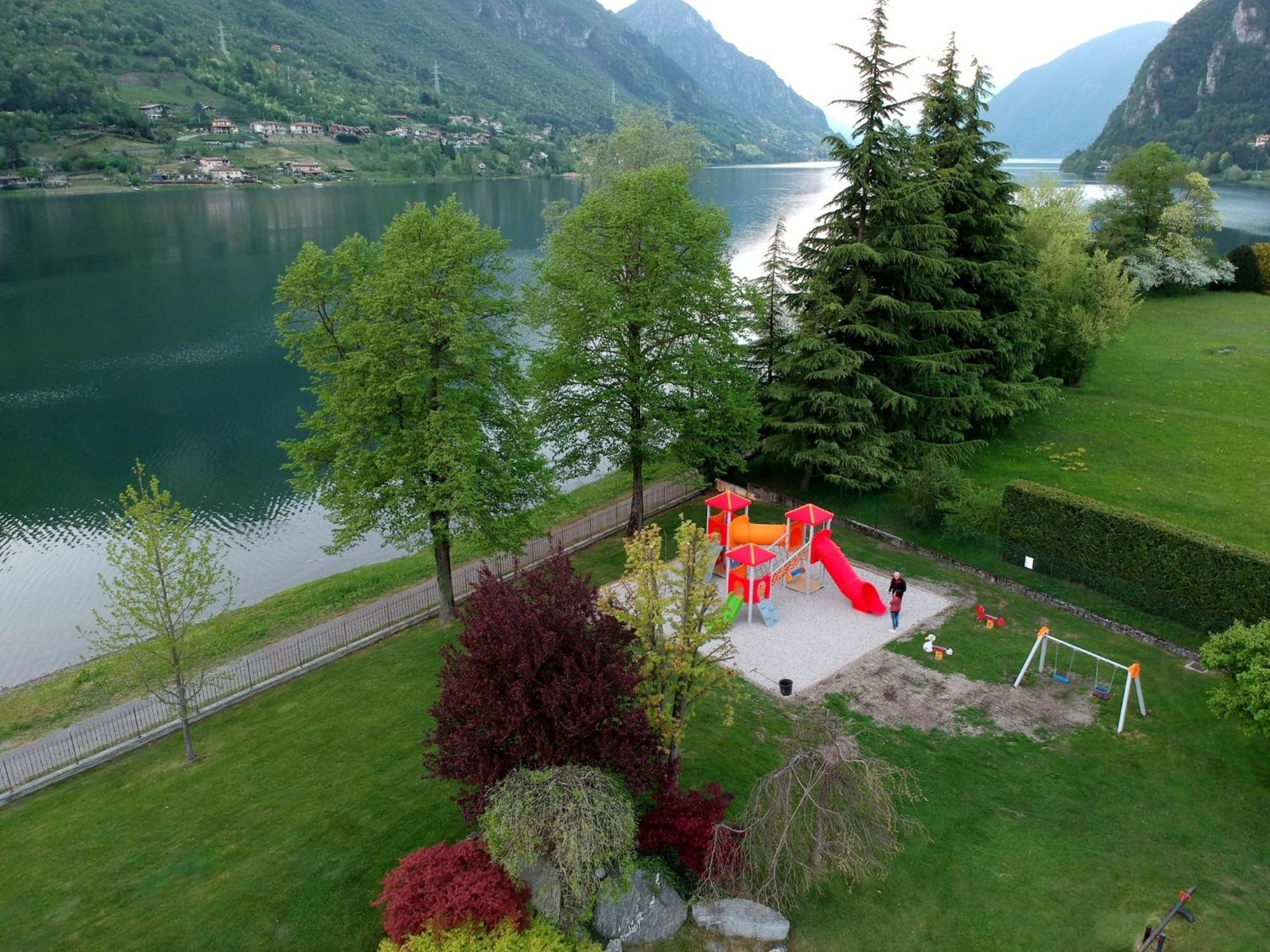 Spacious Apartment In Idro With Shared Pool Crone Buitenkant foto